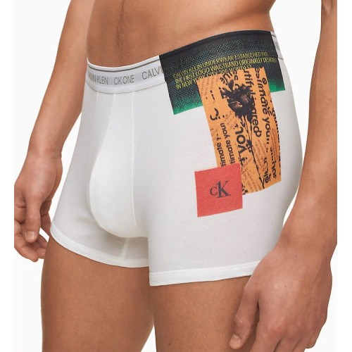 Pánske boxerky Calvin Klein CK ONE Newspaper Placed Print bílé